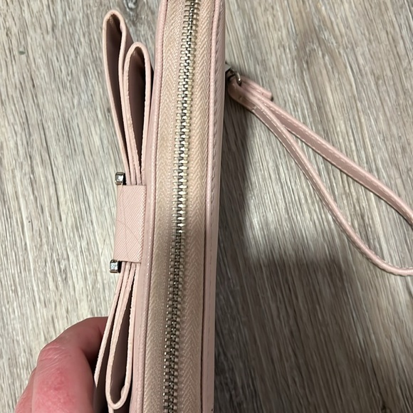 Betsey Johnson Pink Bow Wallet - Picture 5 of 12